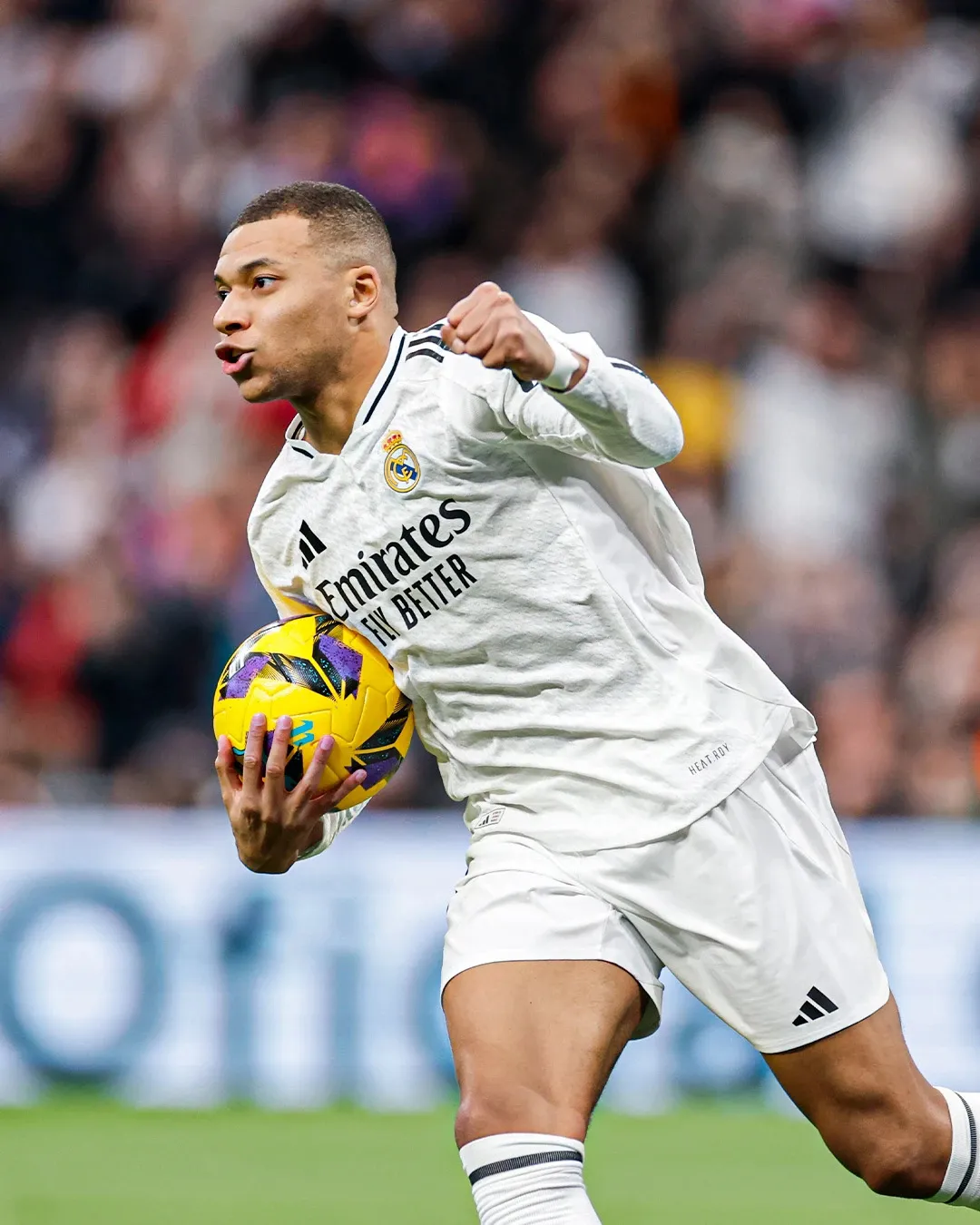 c7c7.app西亚卡姆在皇家马德里比赛中爆冷，回归赛场引发热议！(皇马vs皇家贝蒂斯直播)